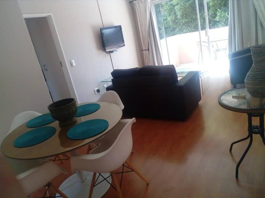 Daisy St -One Bedroom Apartment Johannesburg Exteriör bild